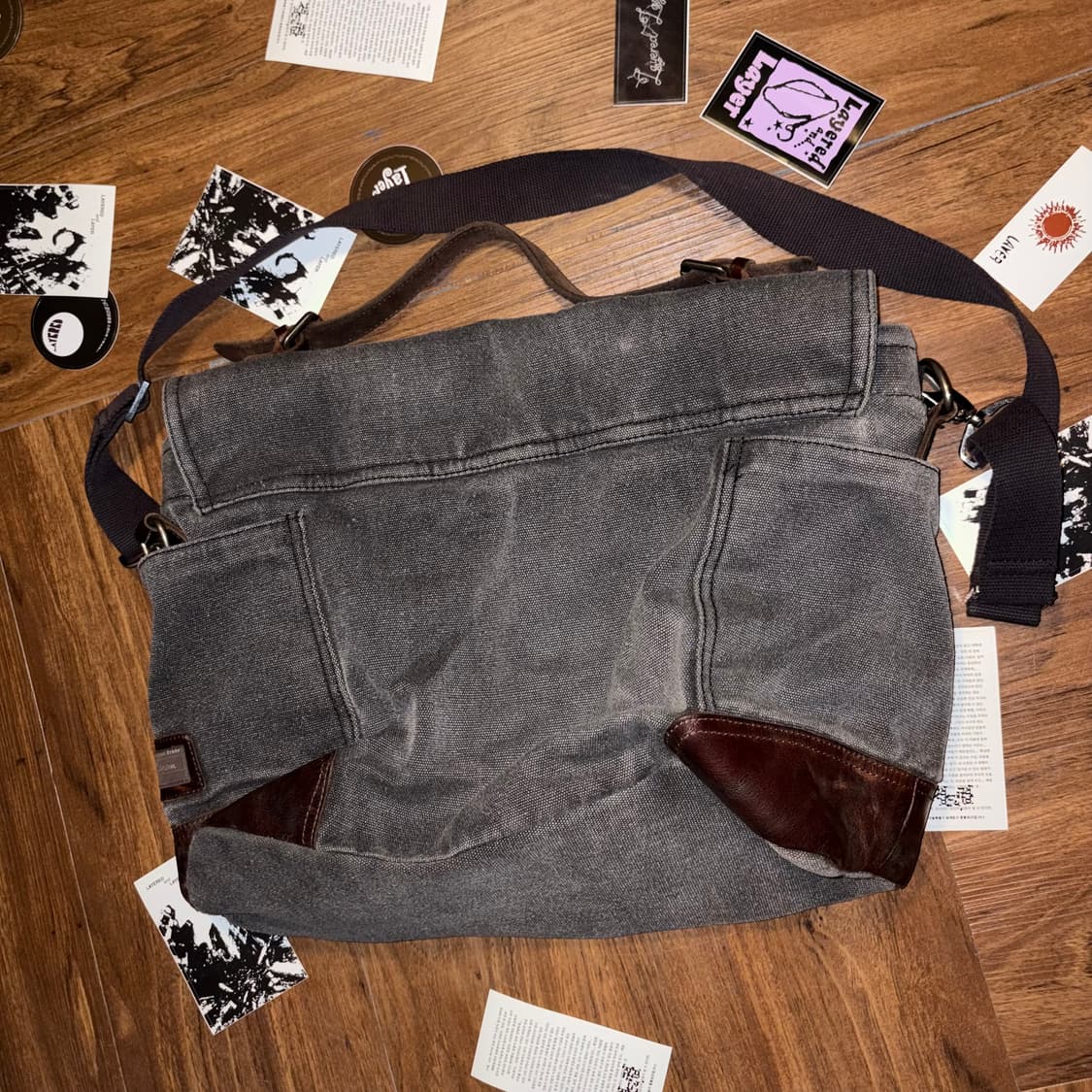 Tomy hilfiger denim messenger bag 상품이미지3