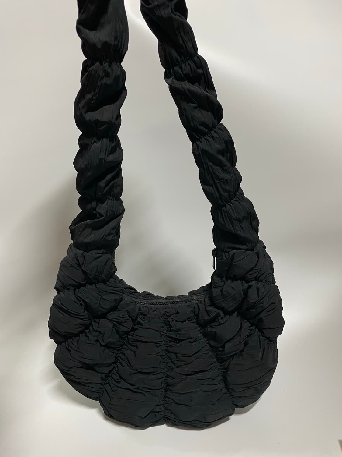 코스 리플 나일론 크로스바디백 블랙 상품이미지1