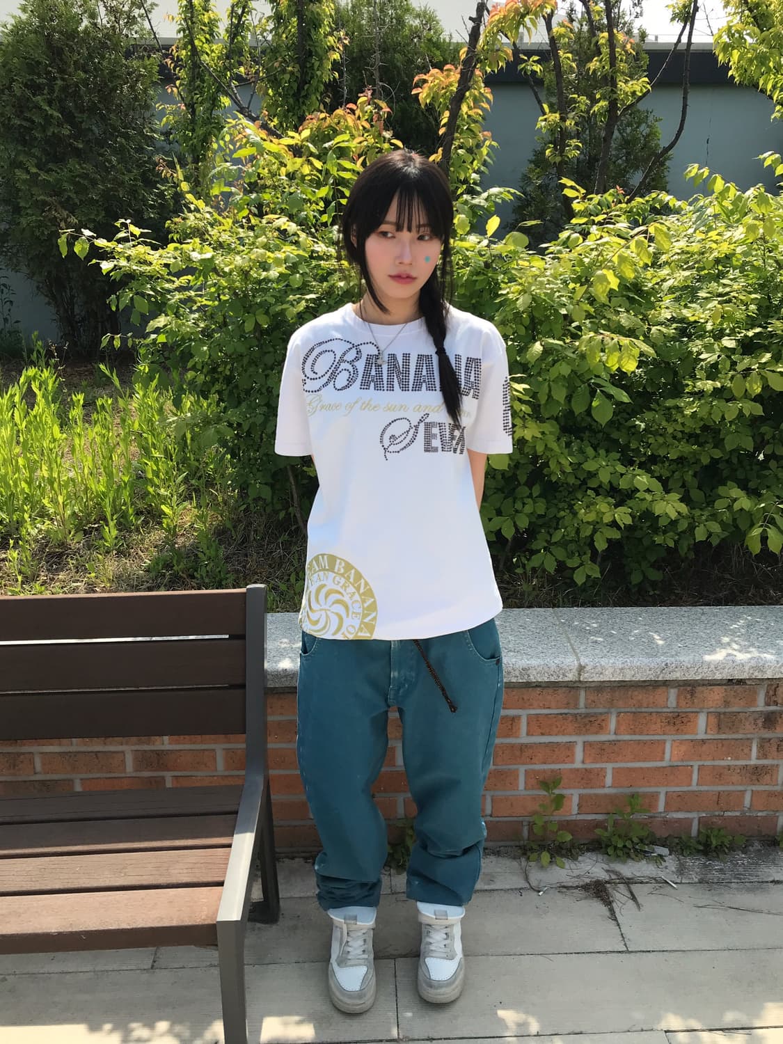 Banana Seven Studded White Tee 상품이미지1