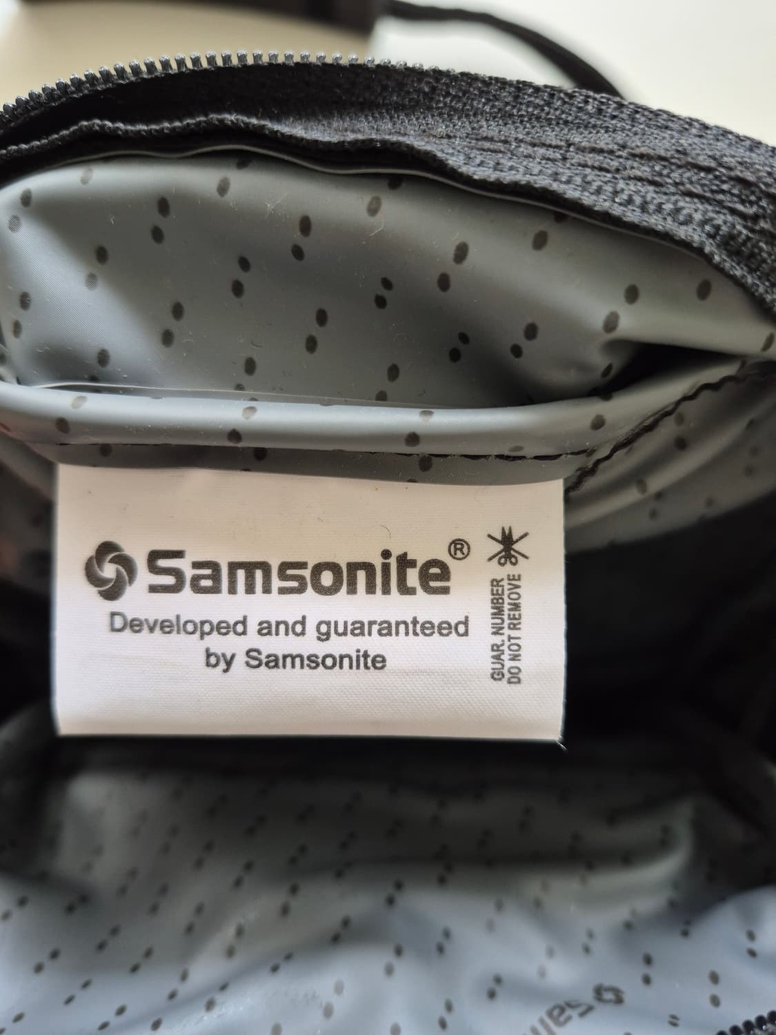 새상품급)샘소나이트 크로스백 상품이미지9