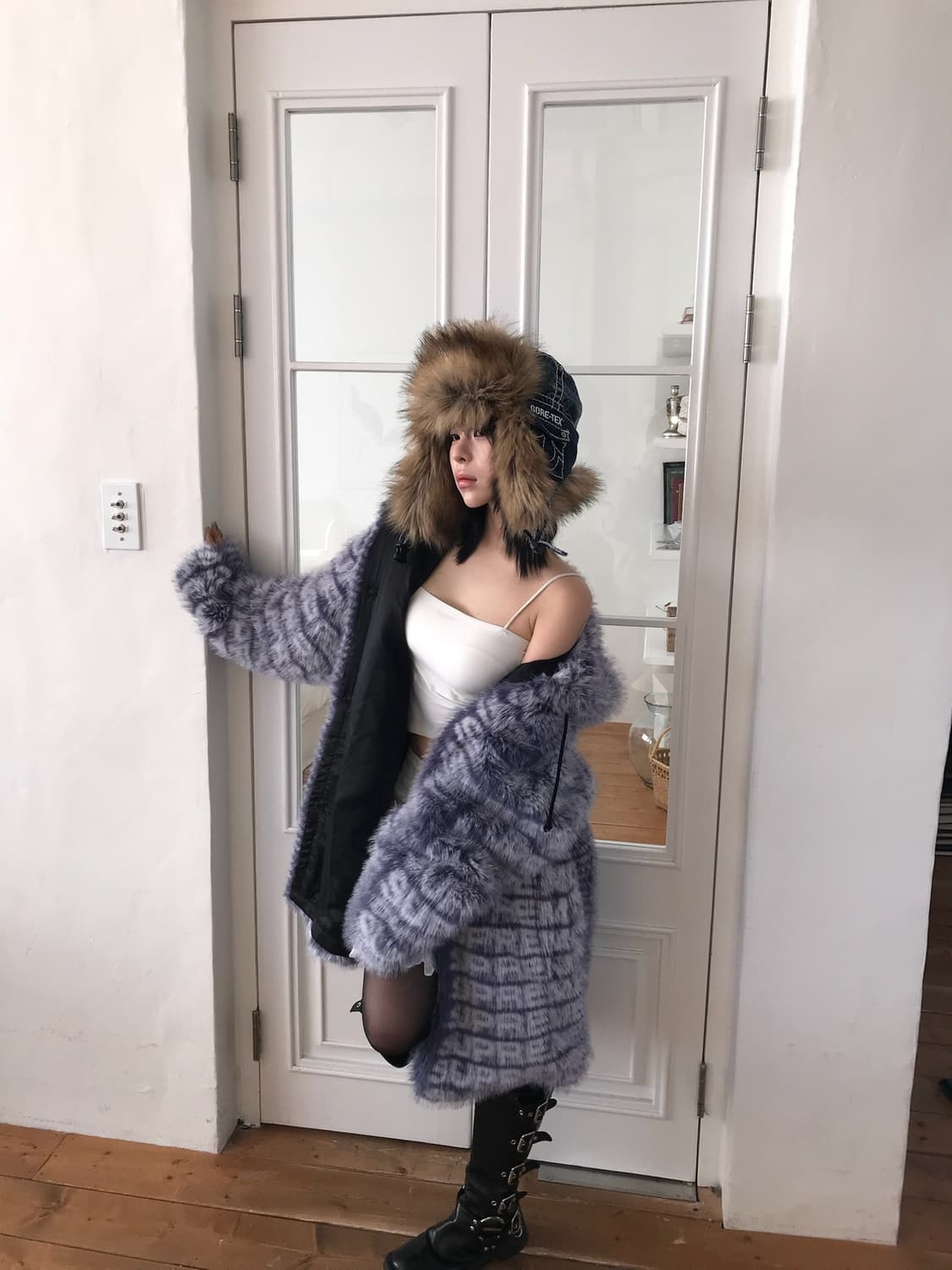 슈프림 22ss 포우 퍼 코트 상품이미지1