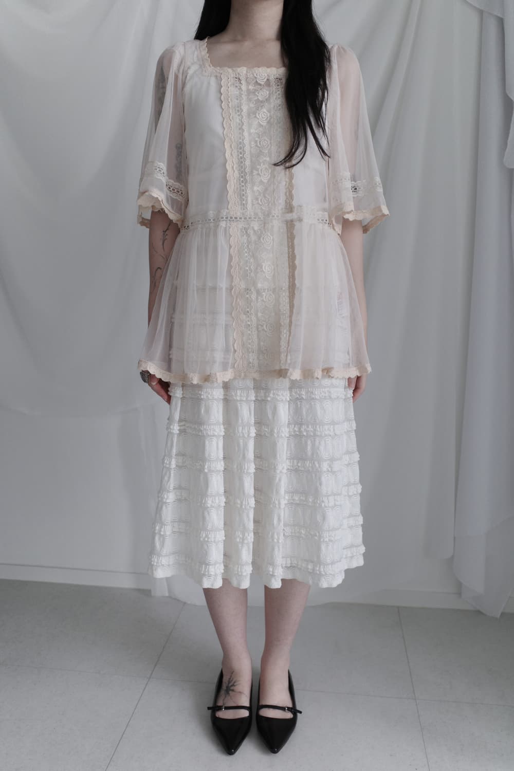 lace flared blouse 상품이미지5