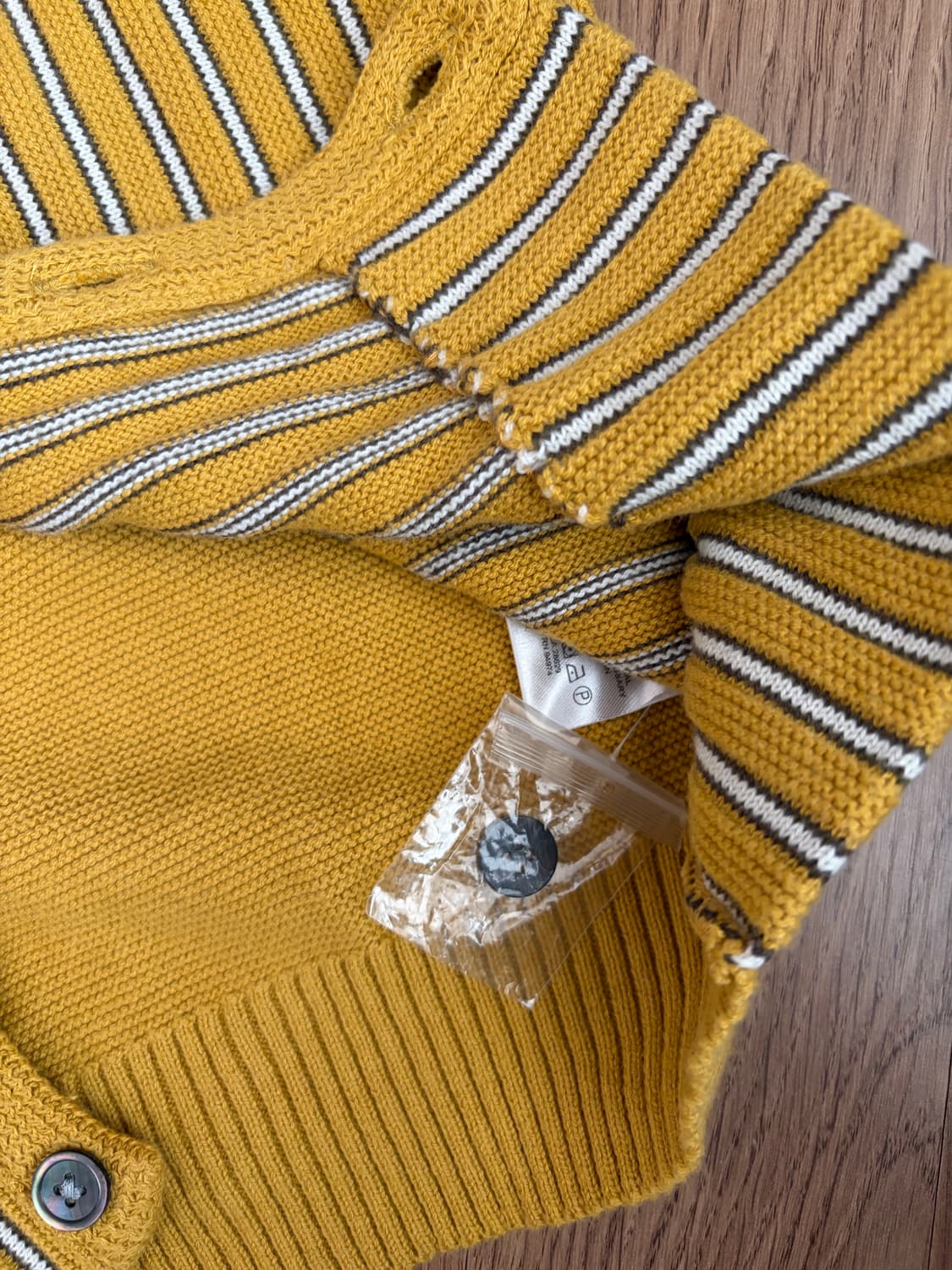 스투시 스트라이프 머스타드 브이넥 가디건 상품이미지2