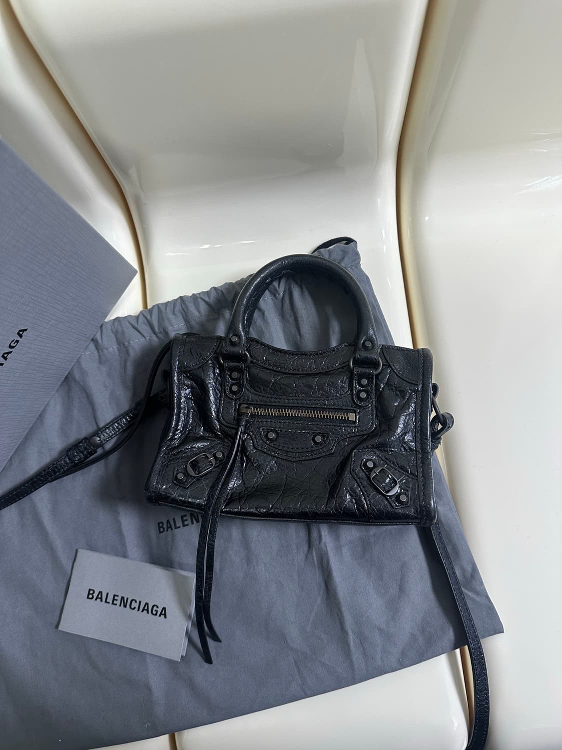 [새상품급 정품] 발렌시아가 르 시티 모터백 나노 블랙 상품이미지9