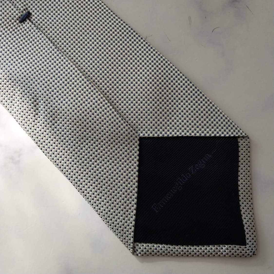 제냐 실크 화이트 마이크로 패턴 넥타이 9cm A+등급 K1901
 상품이미지8