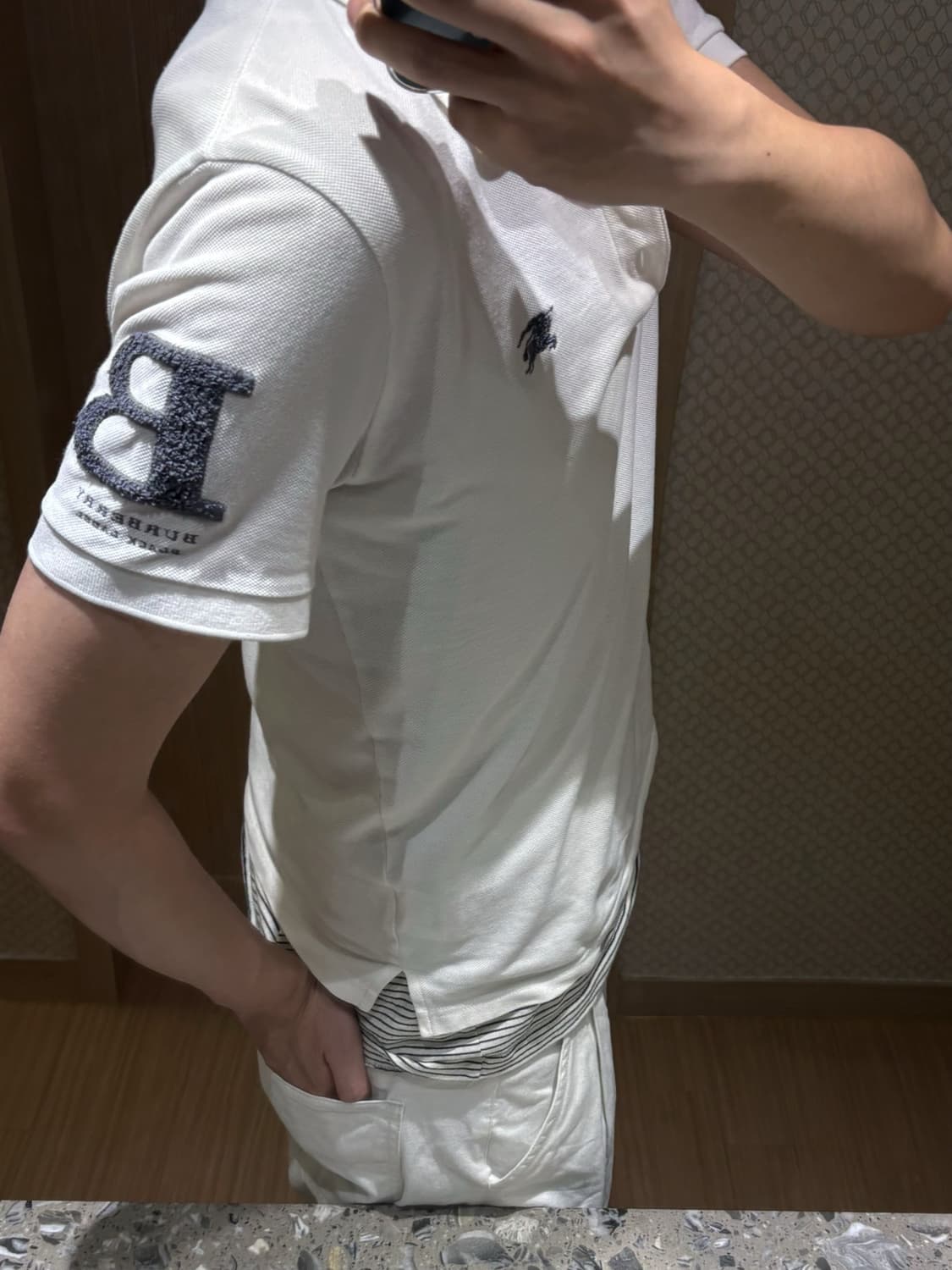 [95/M] 버버리 블랙라벨 소매 빅 로고 자수 카라티 폴로셔츠 상품이미지5