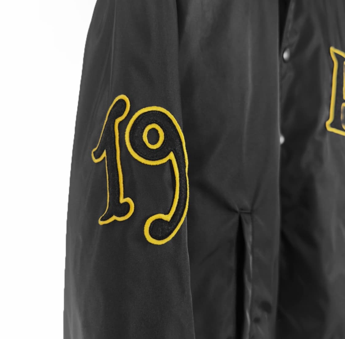 [L] 프라다 남성 로고 패치 리나일론 바시티 봄버 자켓 블랙 상품이미지5