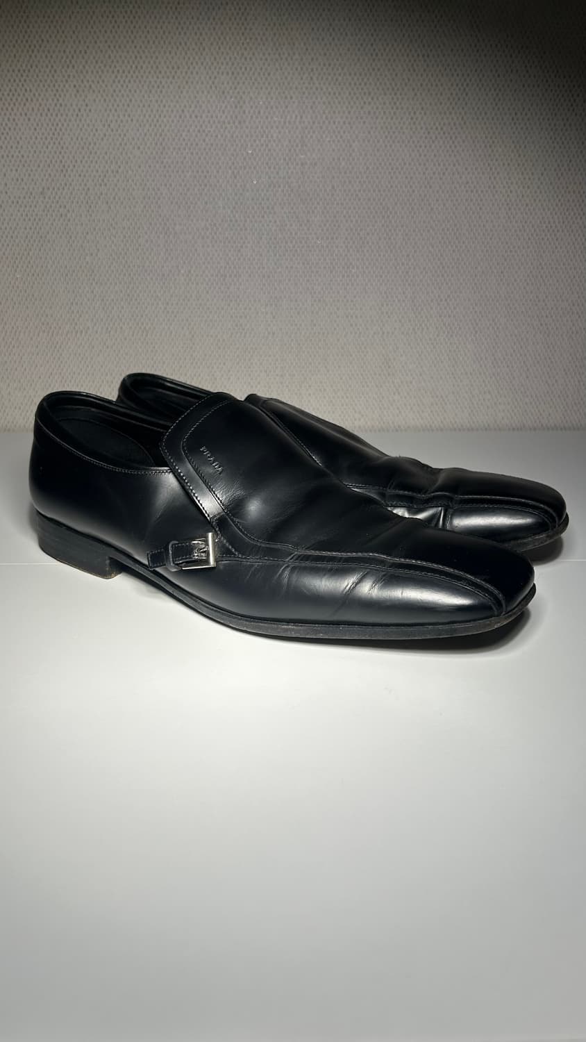 프라다 스퀘어토 슬립온 상품이미지1