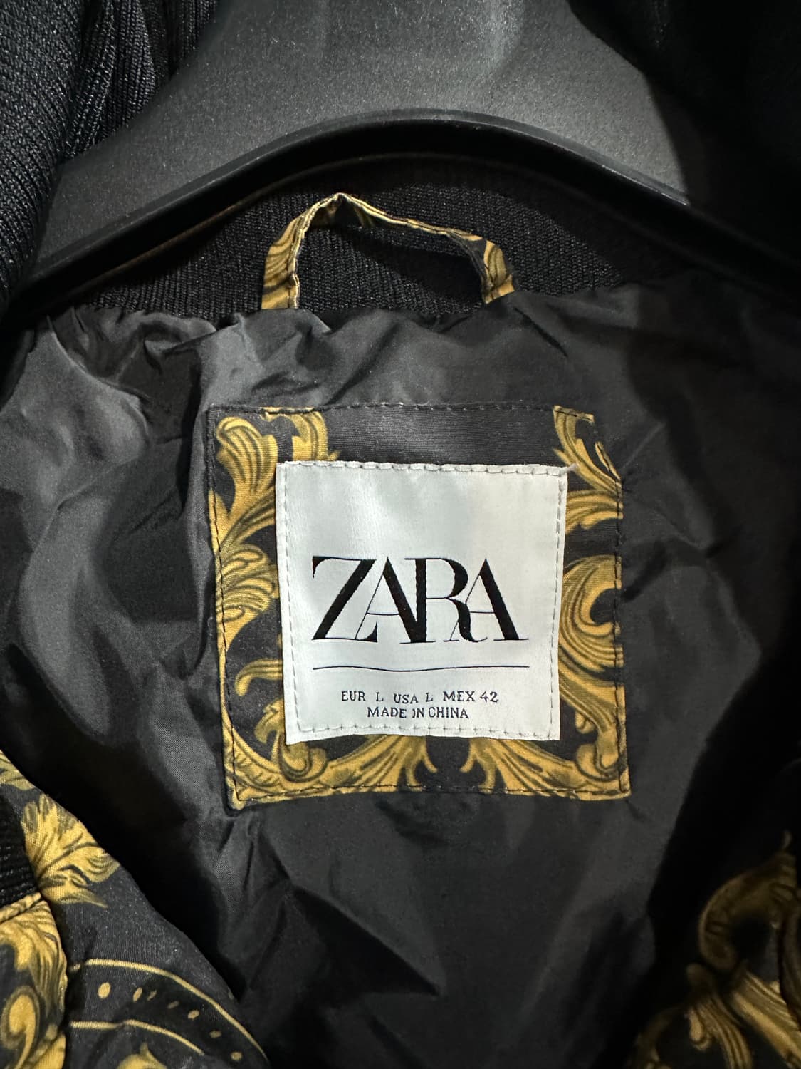 자라 블랙골드 패턴 패딩점퍼105 상품이미지4