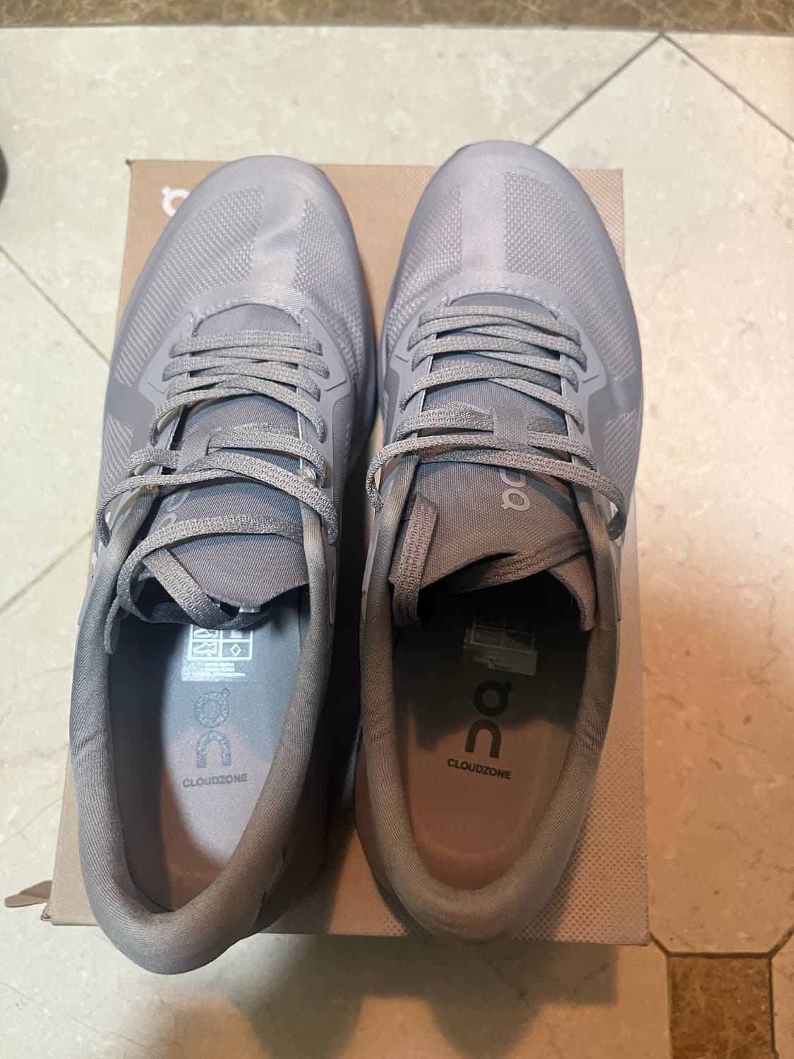 온러닝 클라우드존 270 상품이미지2