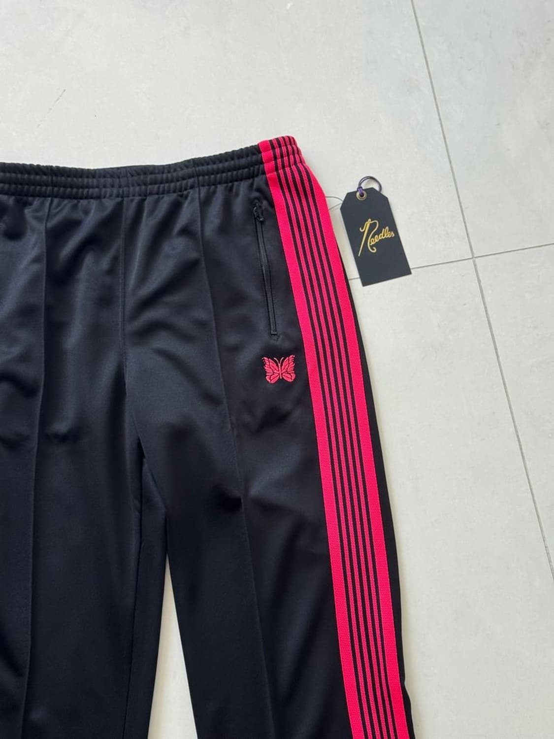 니들스 스트레이트 팬츠 m사이즈 black/red 상품이미지3