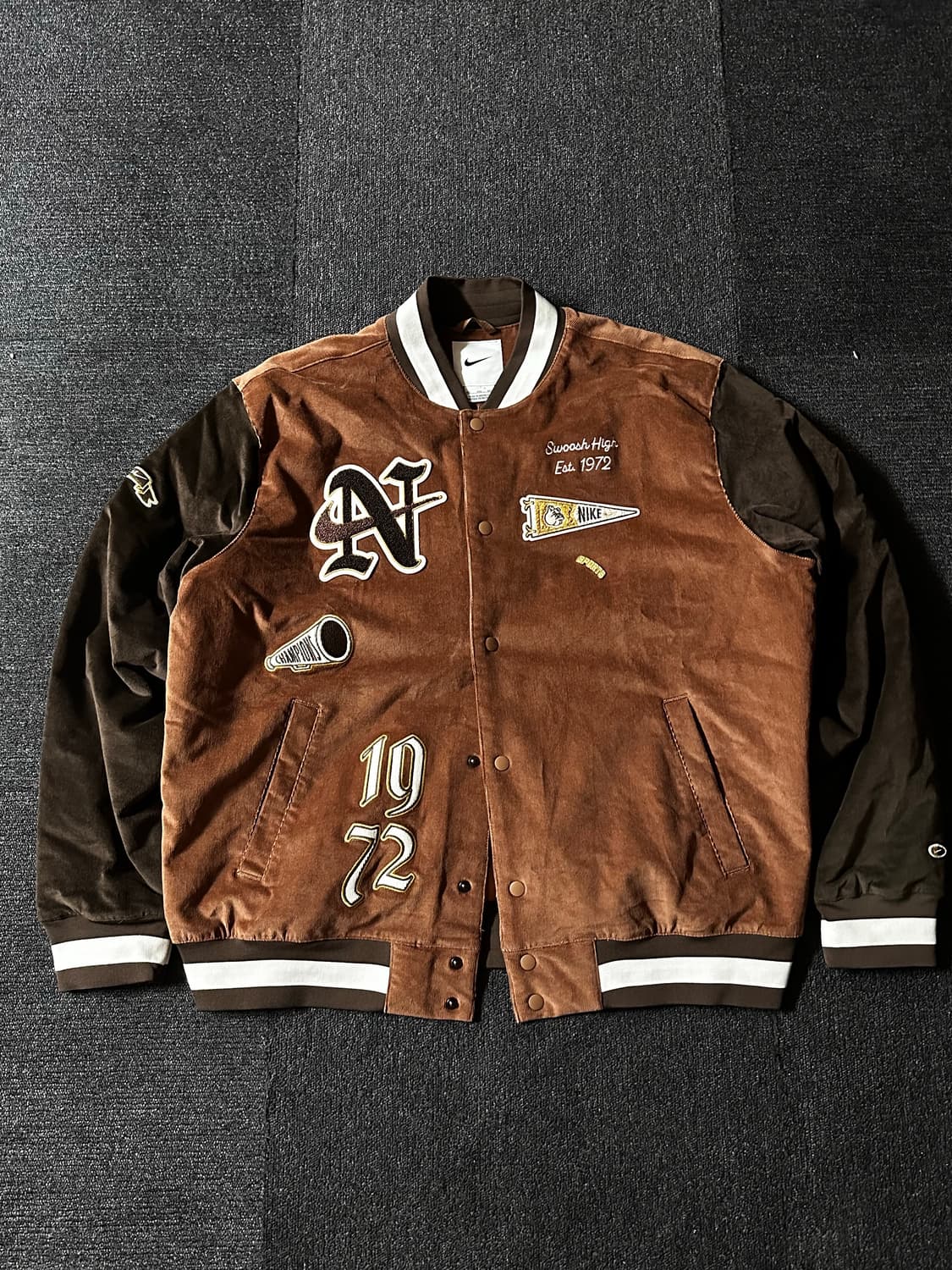 NWT 나이키 NSW 코듀로이 브라운 바시티자켓 상품이미지4