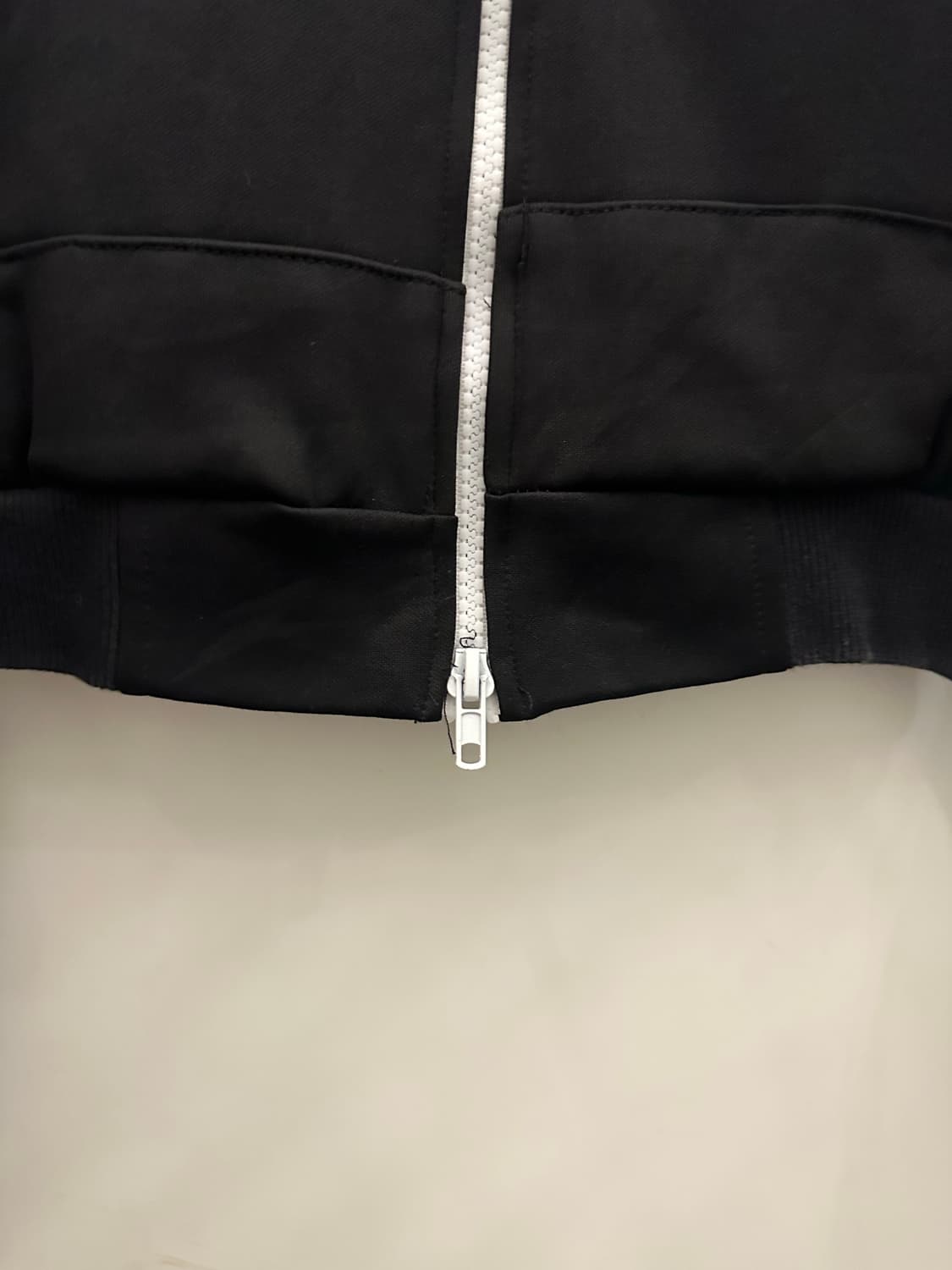 ADIDAS 아디다스 리메이크 2-WAY 크롭져지 상품이미지4