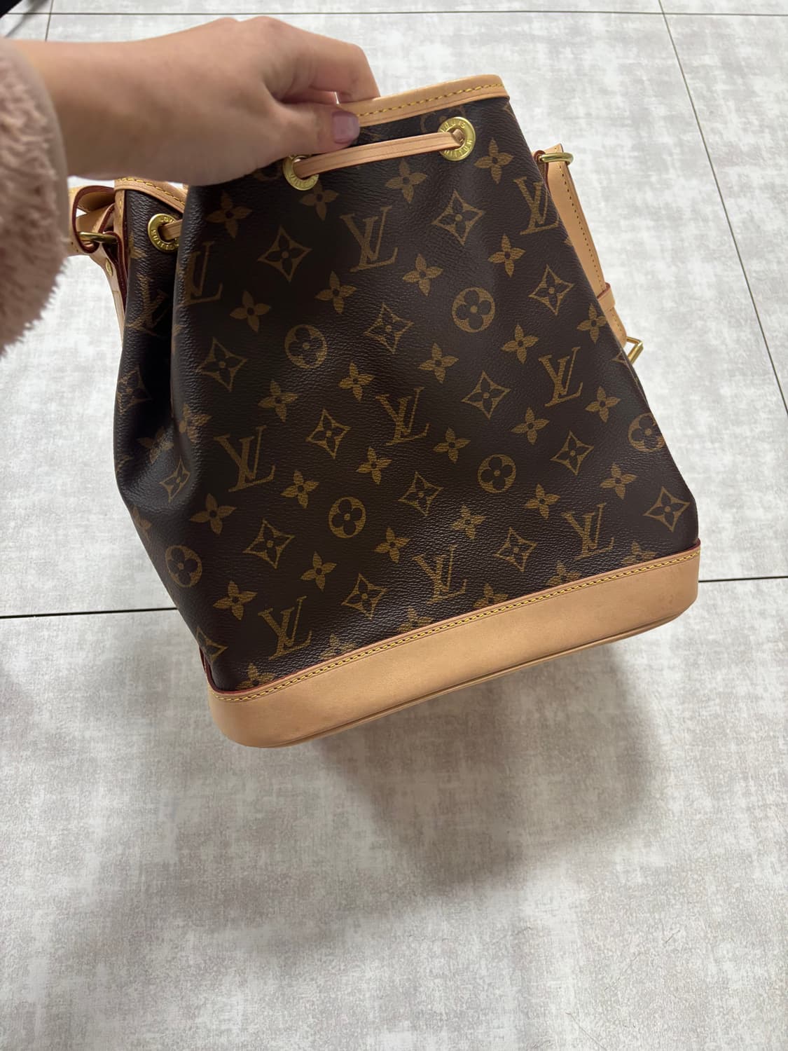 루이비통 쁘띠 노에 모노그램 버킷백 M40818 상품이미지3