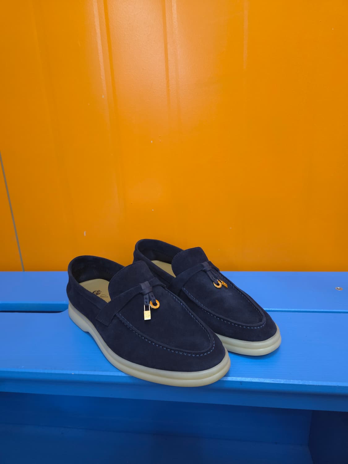 36 로로피아나 네이비 스웨이드 썸머워크 상품이미지1