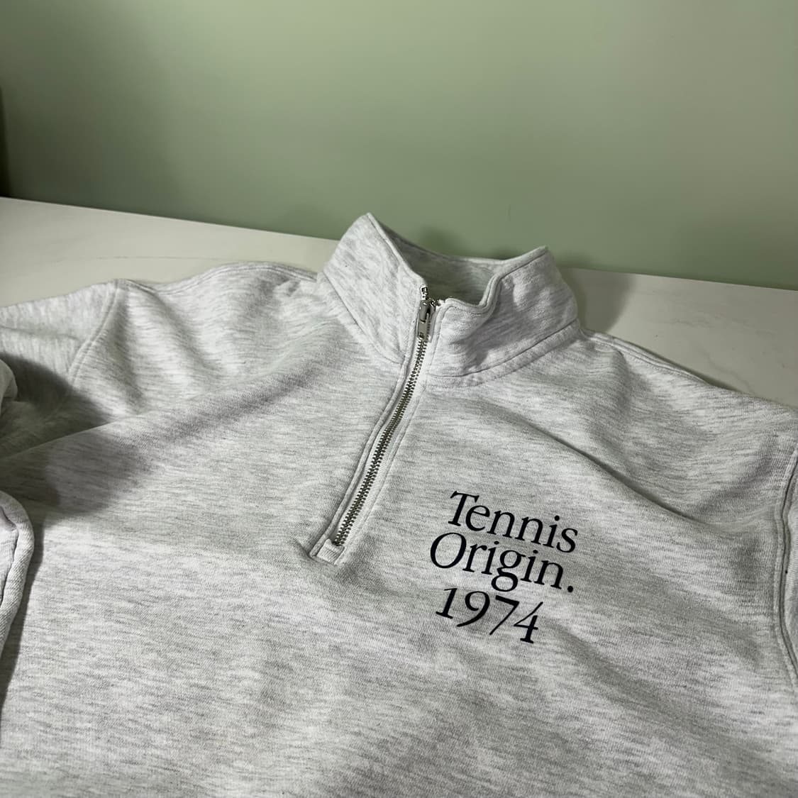 우먼M 휠라 FILA 멜란지그레이 오버핏 반집업 크롭맨투맨 상품이미지1