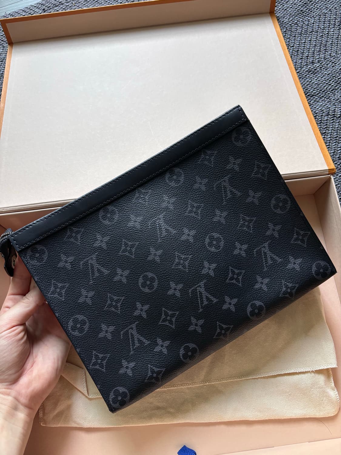 루이비통 모노그램 클러치 블랙 상품이미지2