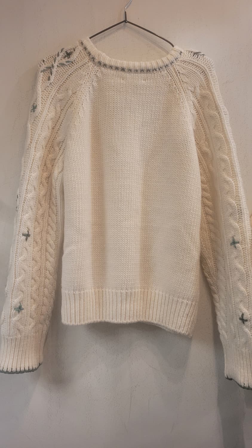 루바티) 플라워 케이블 니트 상품이미지2