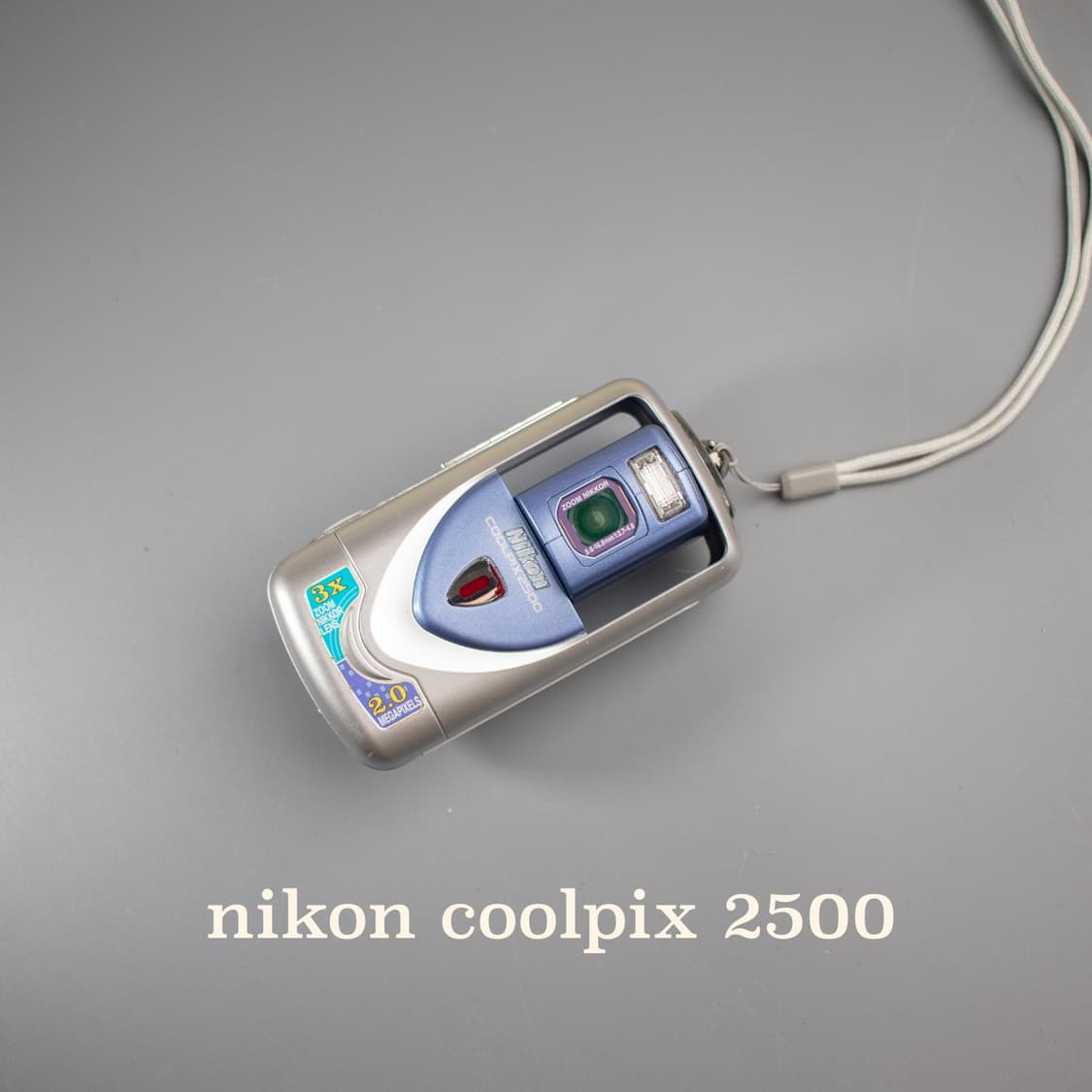 니콘 쿨픽스 2500 (르세라핌 카즈하 카메라) 상품이미지2