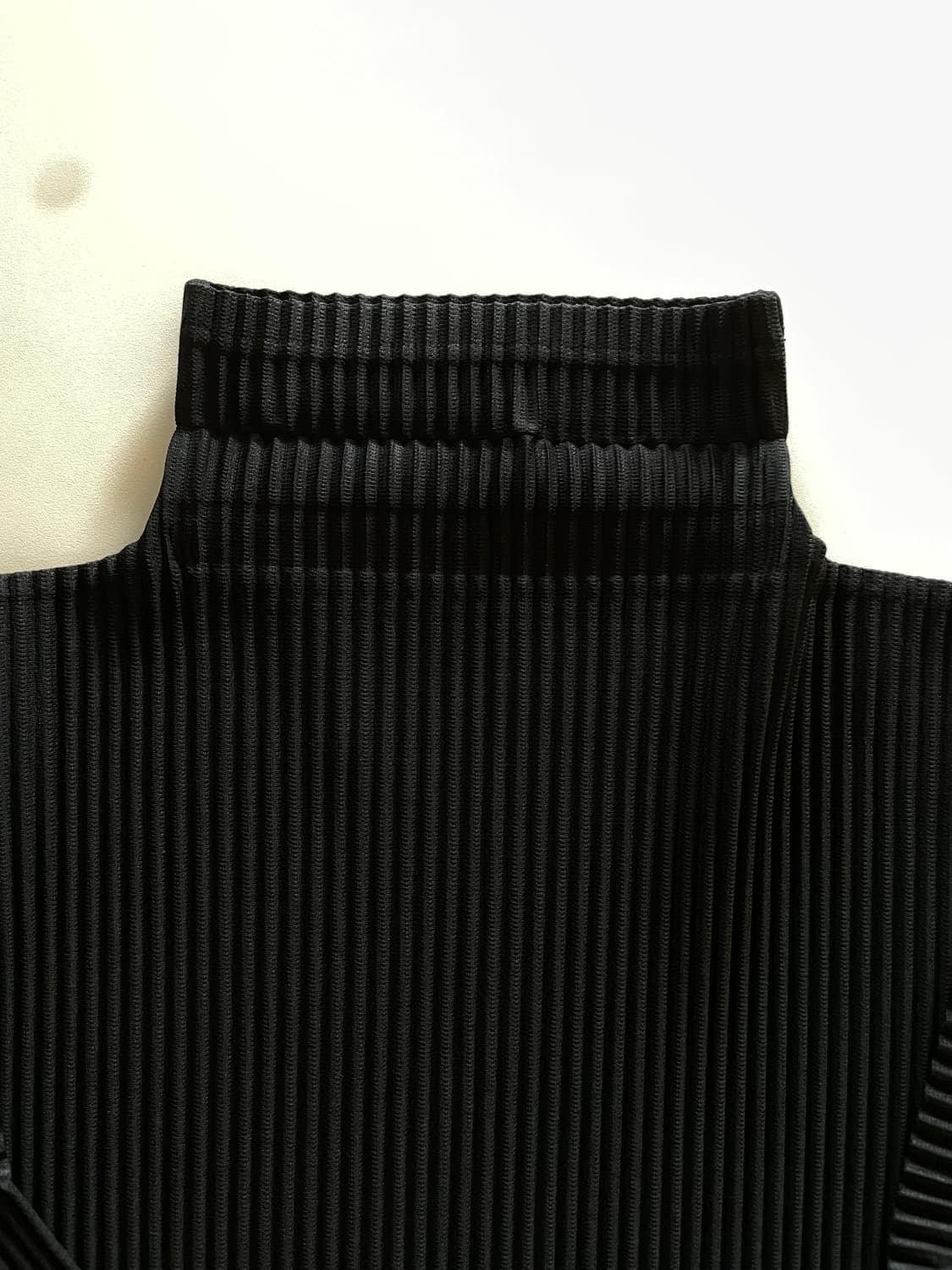 옴므플리세 하이넥 블랙탑 3 상품이미지2