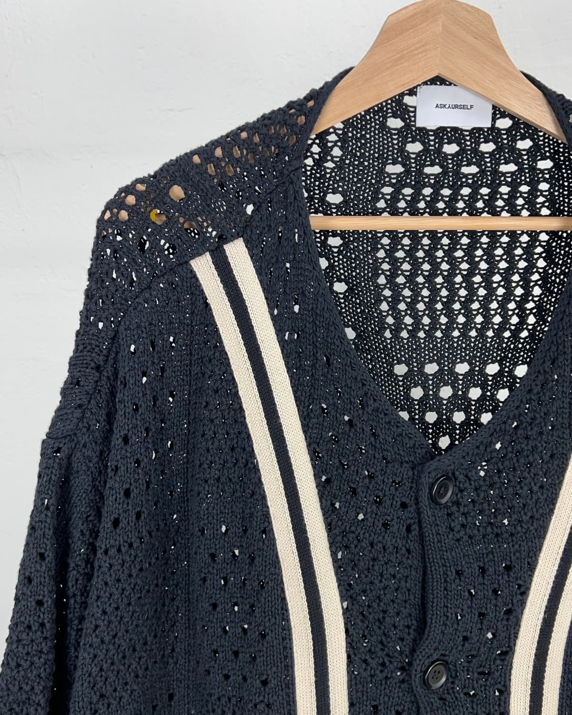 에스크 유어셀프 15fw 컬렉션 블랙 베이스볼 니트 가디건 상품이미지2