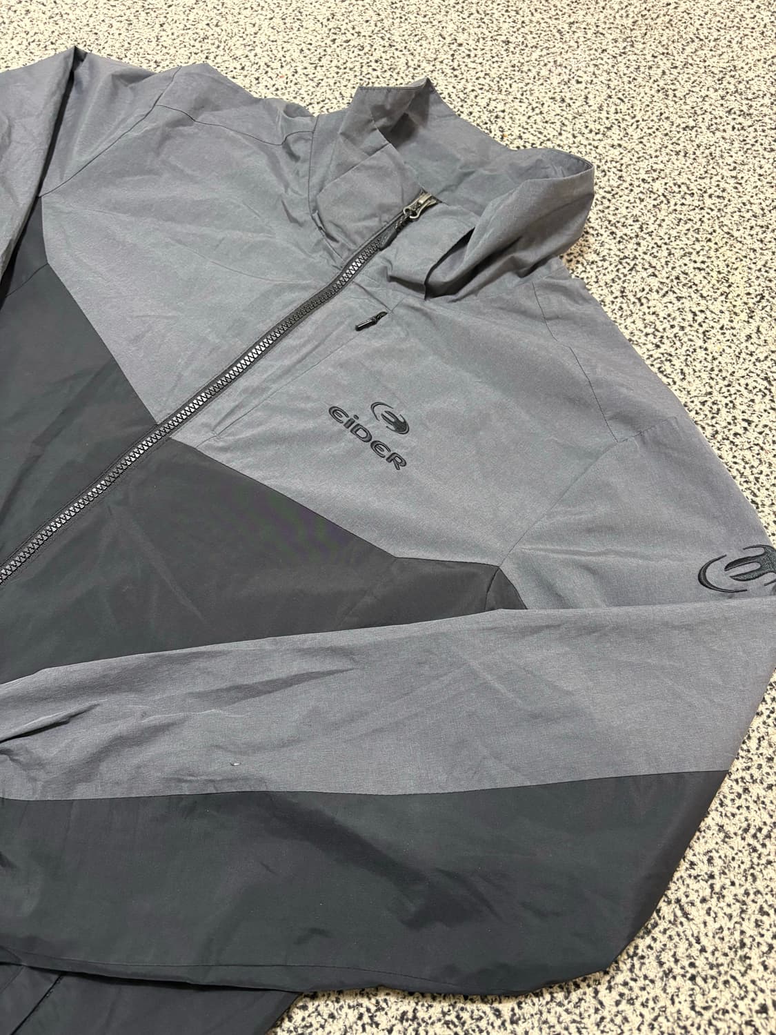 아이더 바람막이 상품이미지2