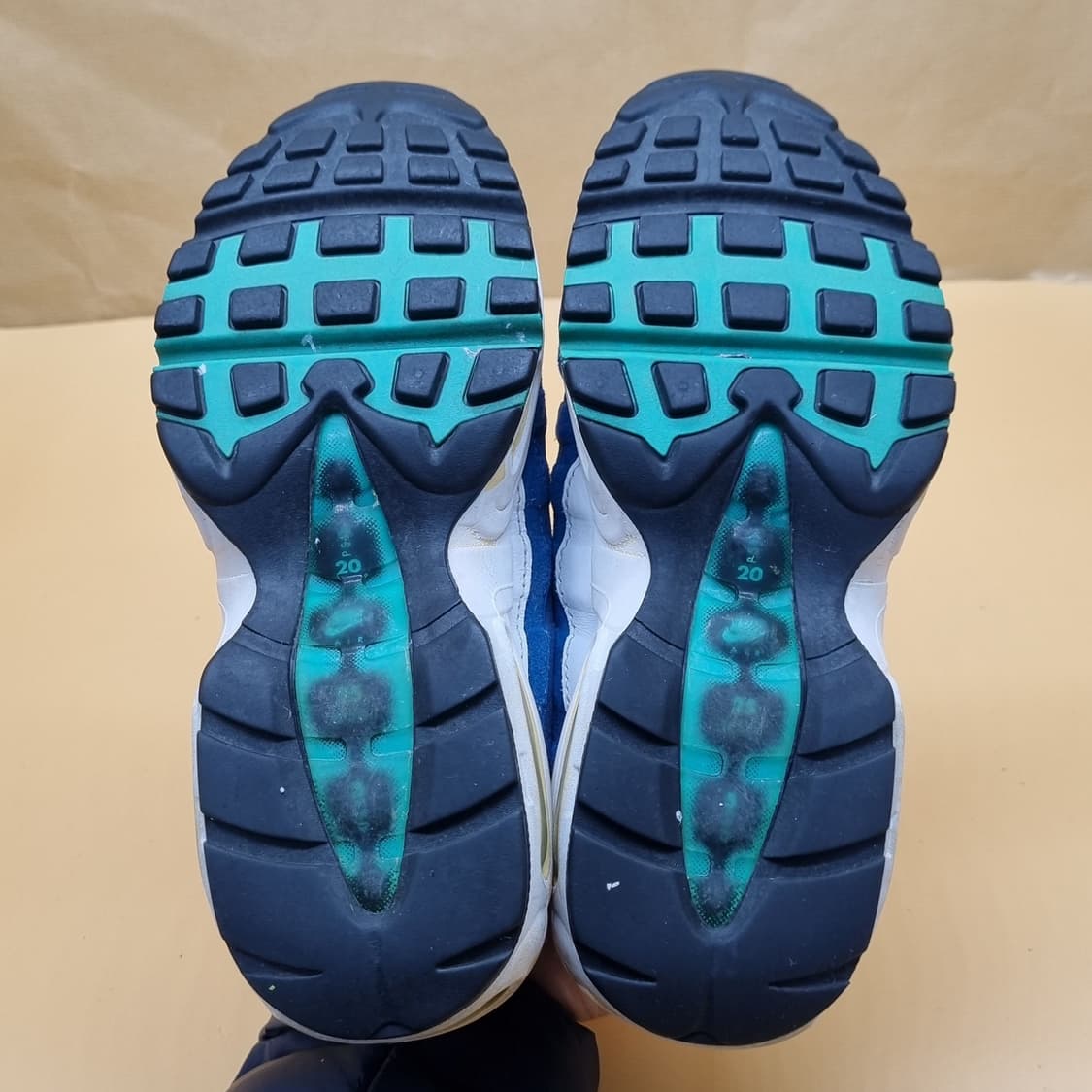 나이키 에어맥스 95 흰파남 운동화225. 상품이미지3