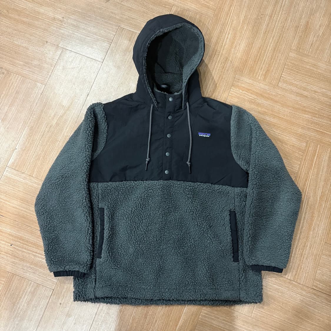 파타고니아 블랙&그레이 쉘드 레트로 X 플리스 풀오버 상품이미지1