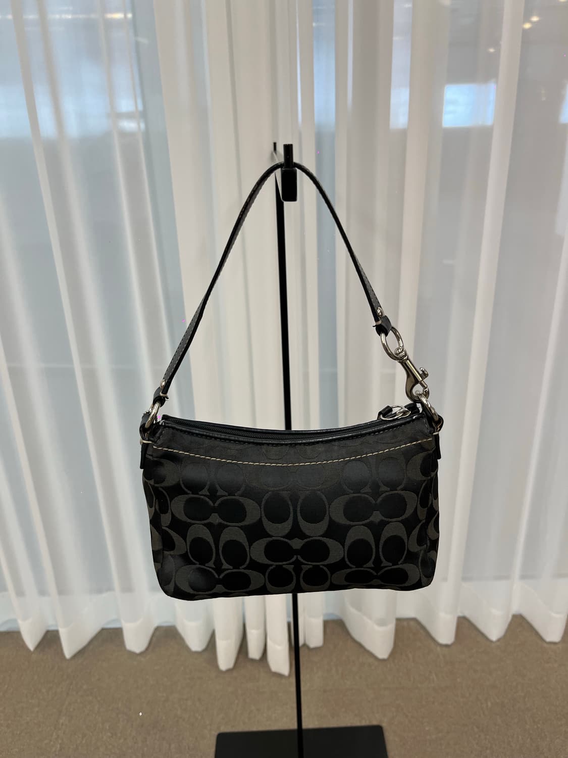 Coach Black Mini Bag 상품이미지7