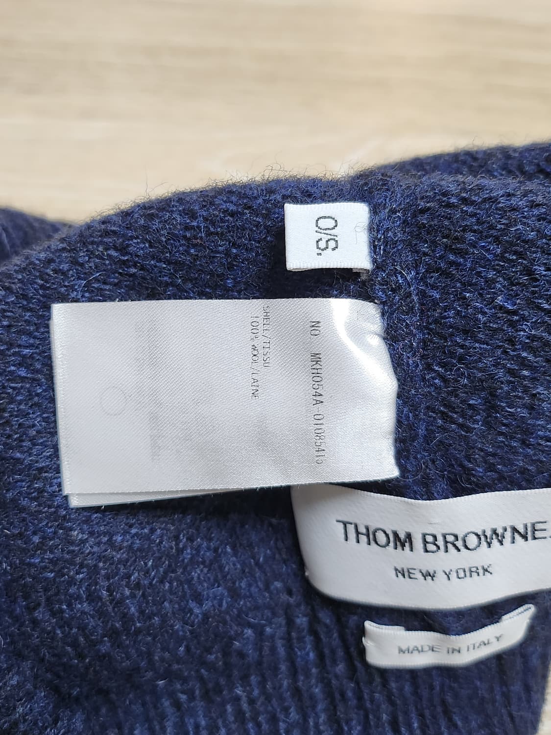 톰브라운 삼선 비니 상품이미지8