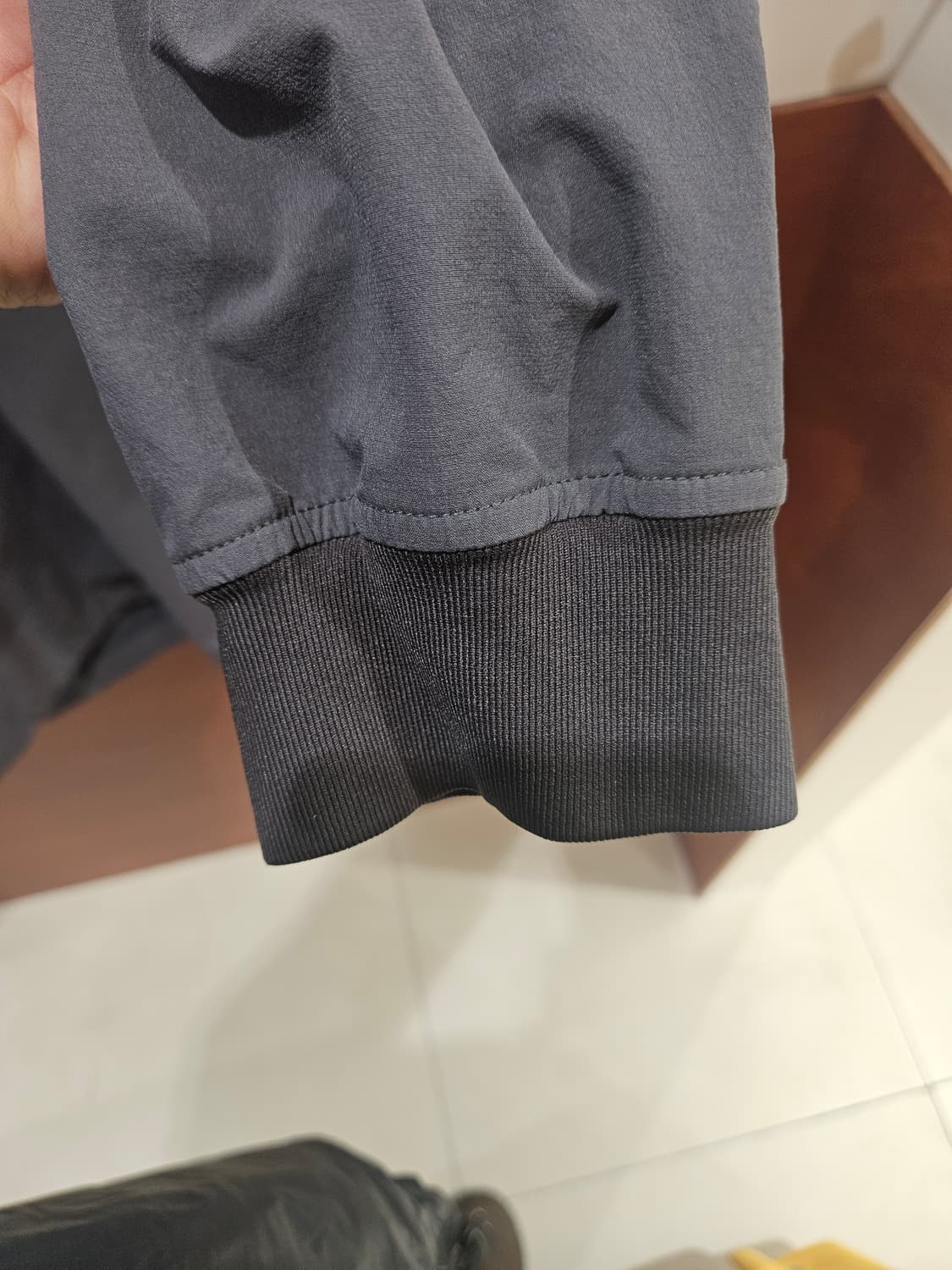 CP컴퍼니 나일론 맨투맨XXL 상품이미지2