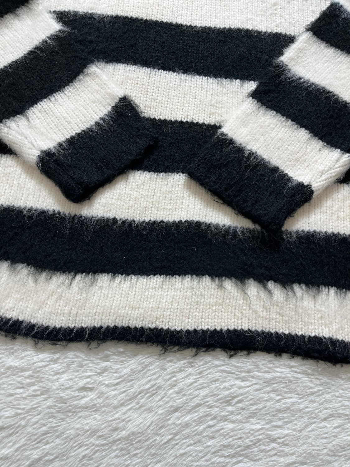빈티지 보더 스트라이프 아크릴 모헤어 니트 상품이미지4