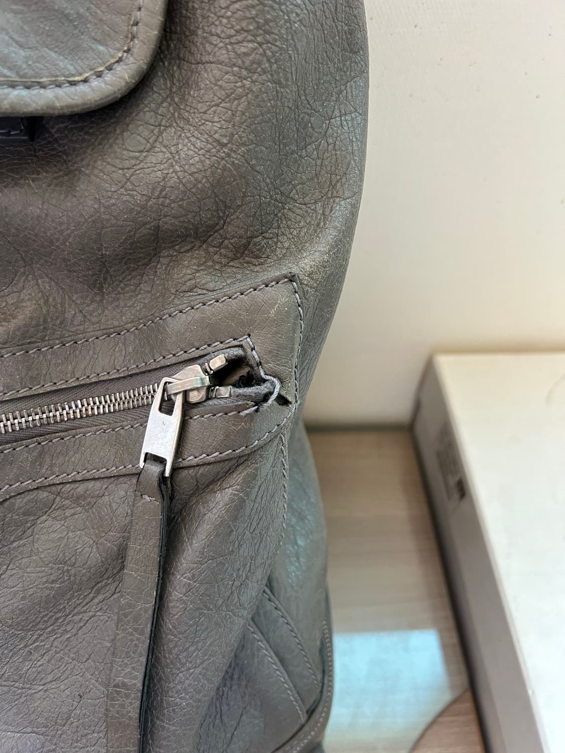 Balenciaga city backpack grey 상품이미지6