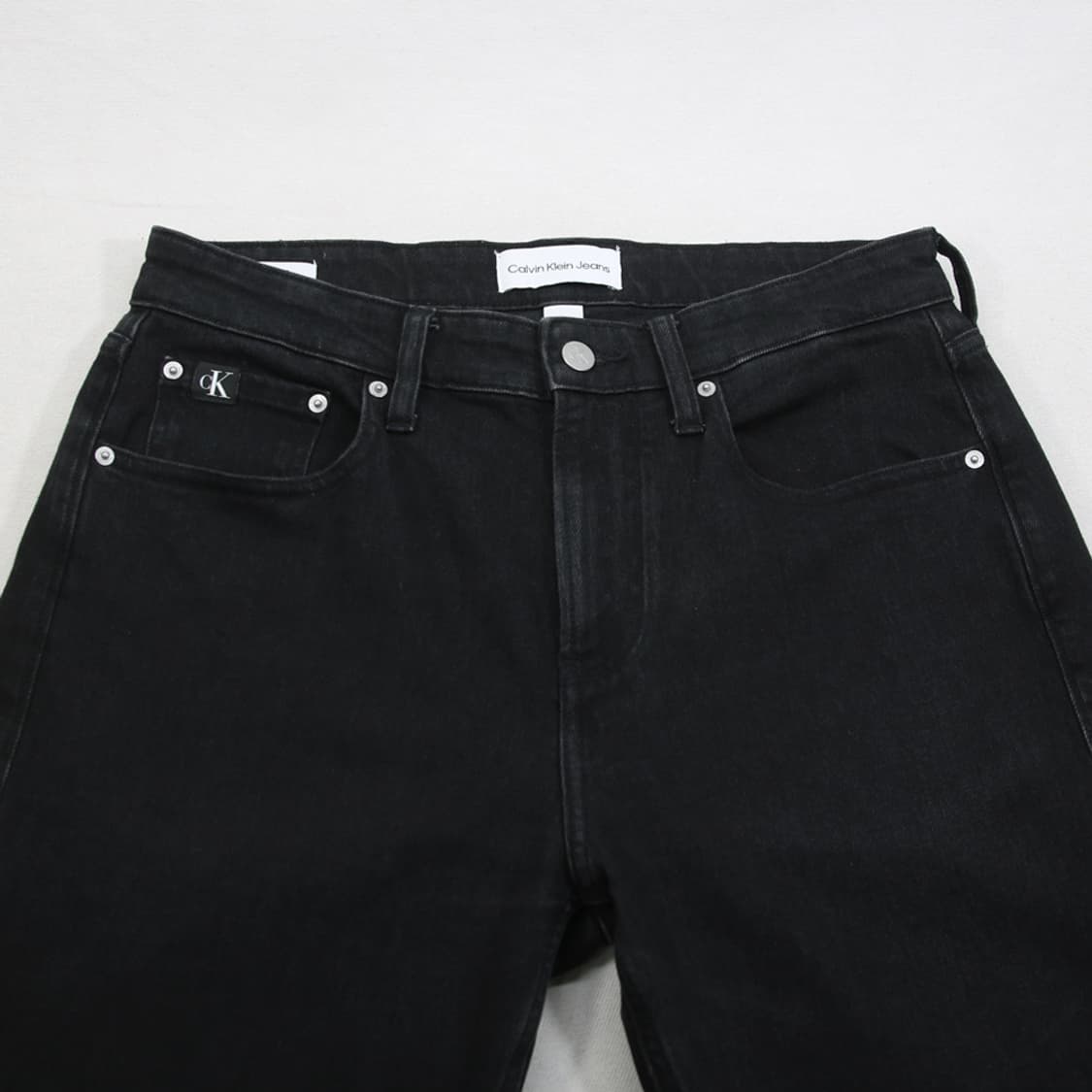 (착용컷) Calvin Klein Jeans 블랙 진 (남성용 31.5) 상품이미지5