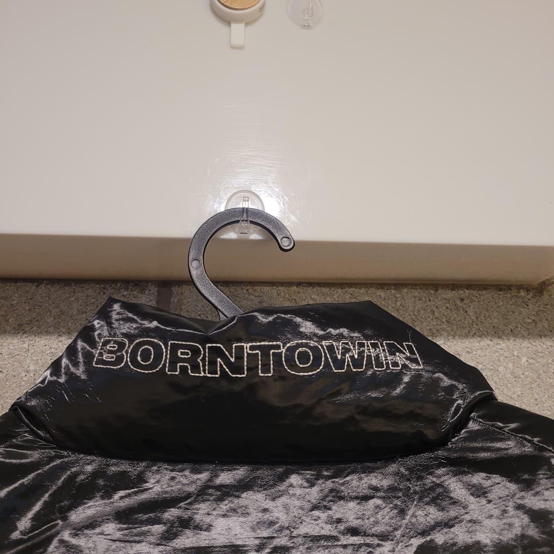 본투윈 유광 패딩 1 상품이미지4