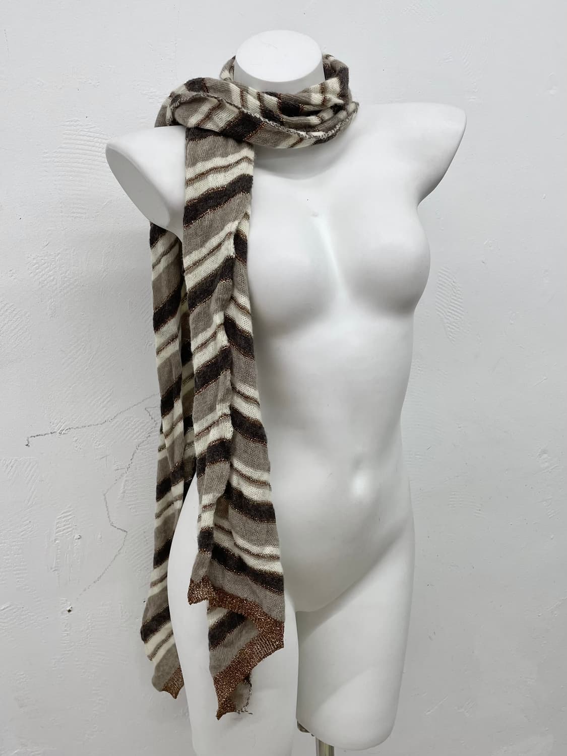 라떼 스트라이프 글리터 머플러  상품이미지2