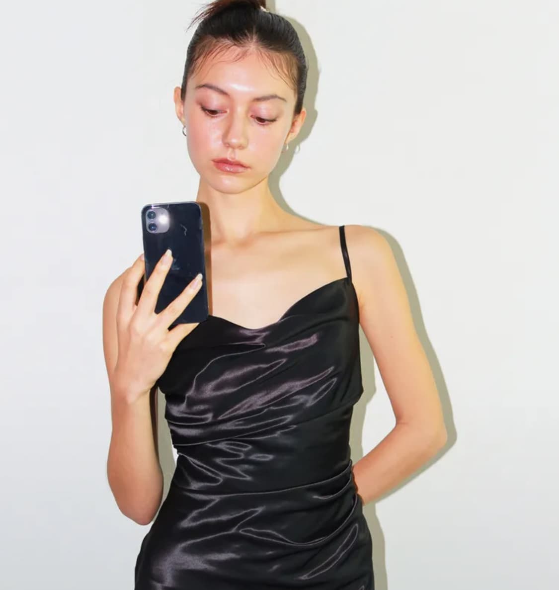 유히리 satin midi dress 상품이미지1