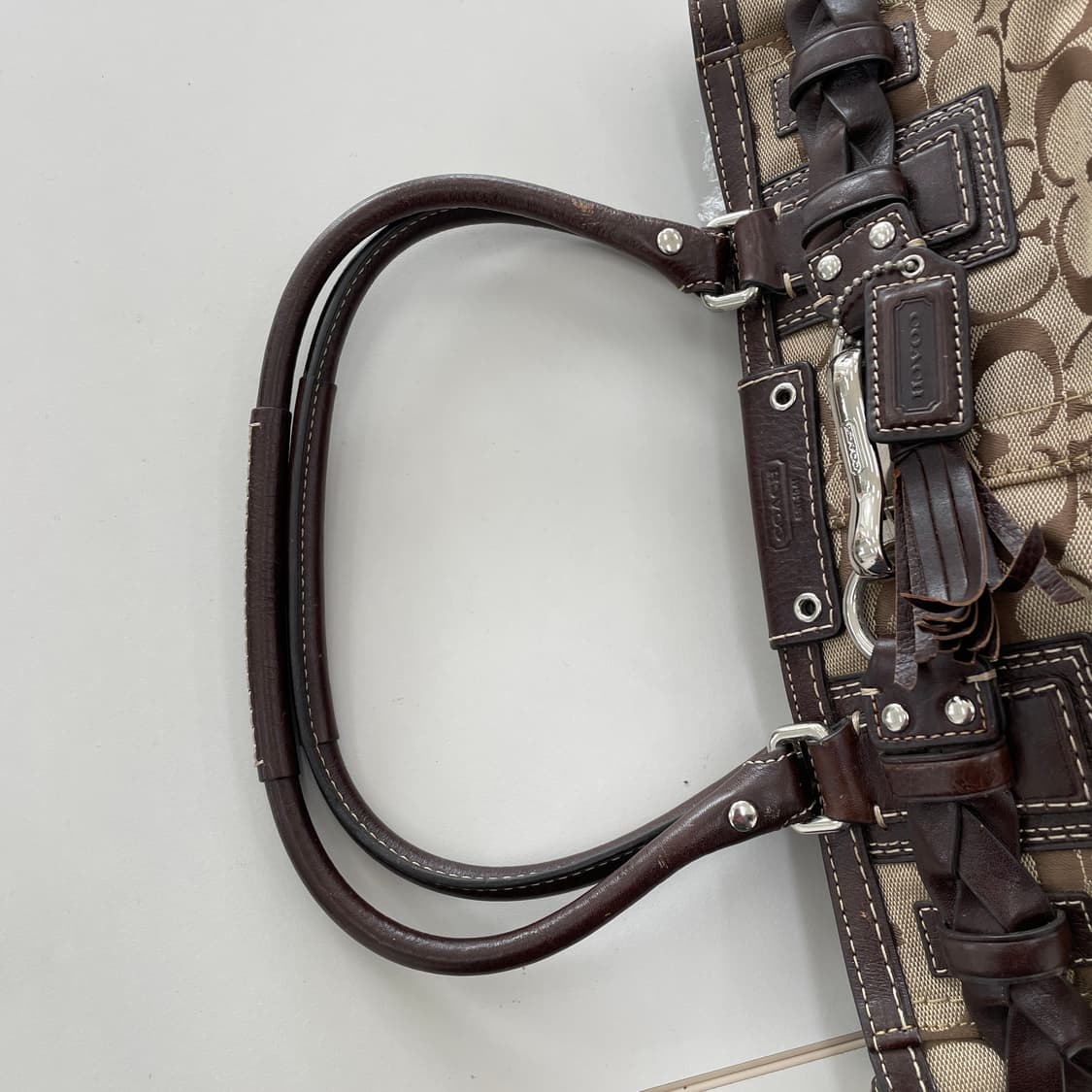 코치 y2k 시그니처 캔버스 토트백 상품이미지8