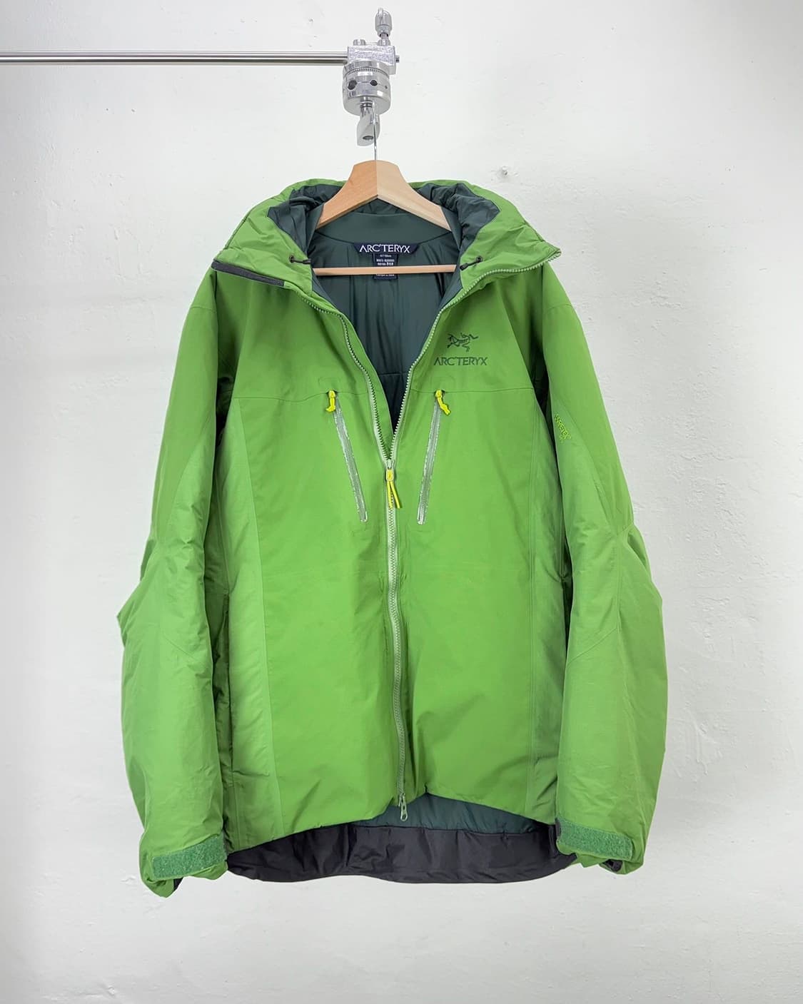 아크테릭스 피션 sv 그린 고어텍스 헤비웨이 자켓 상품이미지1
