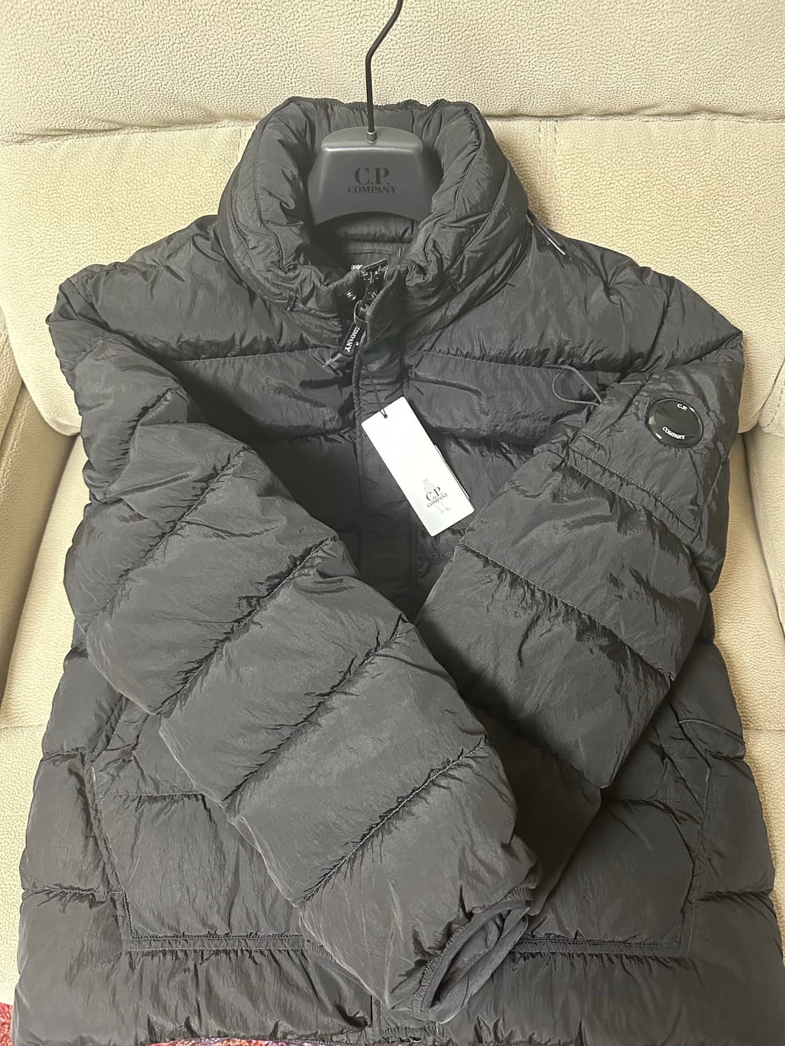 cp컴퍼니 크롬r패딩 상품이미지1