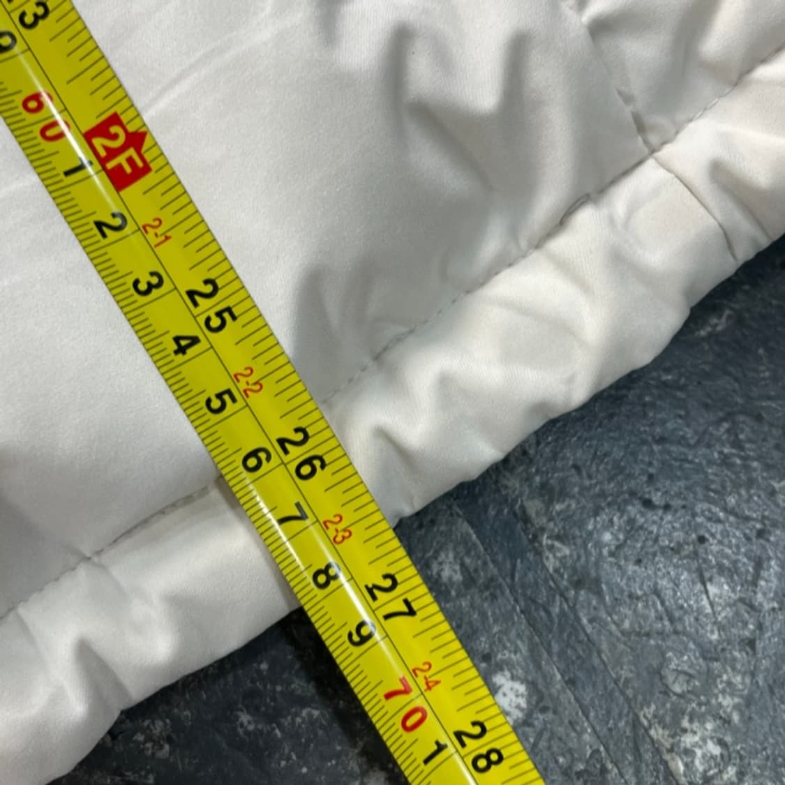 100 블랙야크 경량패딩 상품이미지8