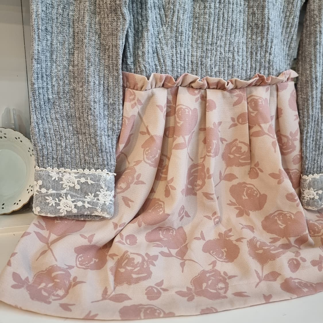 Liz Lisa 그레이 니트  로즈 플레어 레이스 원피스 상품이미지3