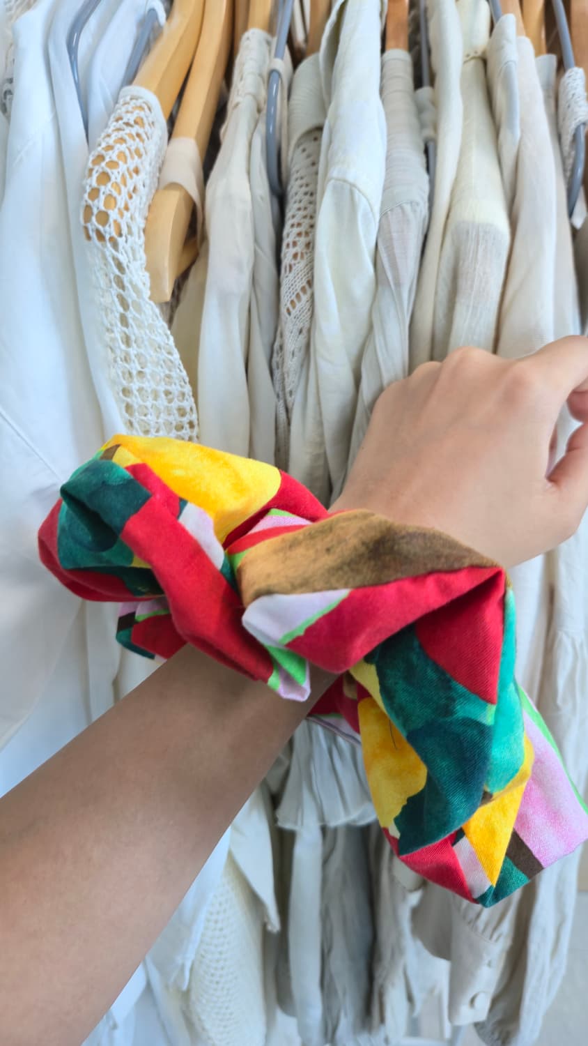 Large 컬러풀 레드 볼륨 헤어끈 hair scrunchie 스크런치 상품이미지2