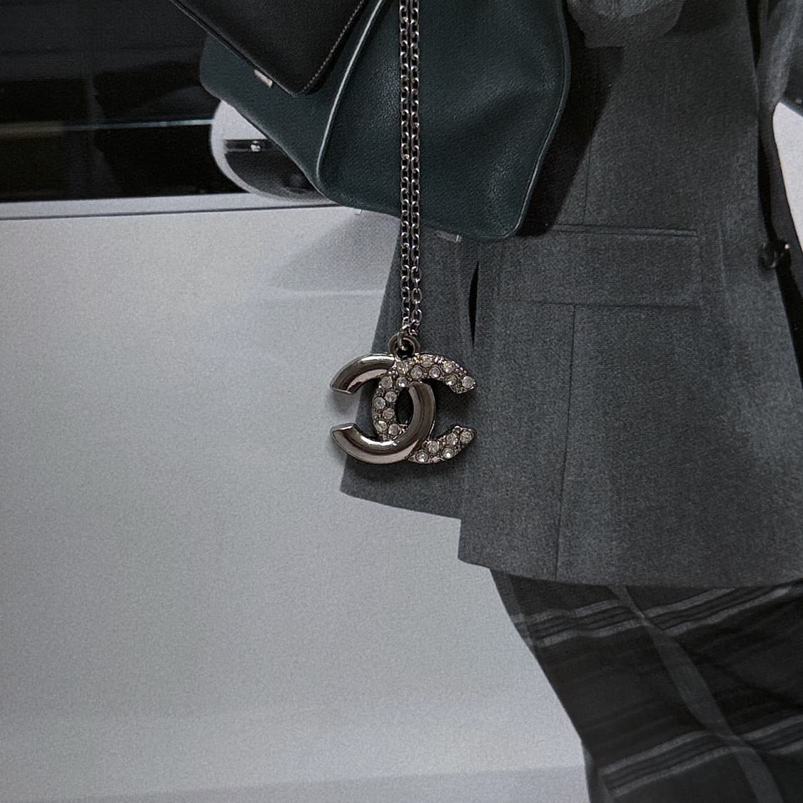샤넬 CC로고 디바이드 라인스톤 목걸이 상품이미지3