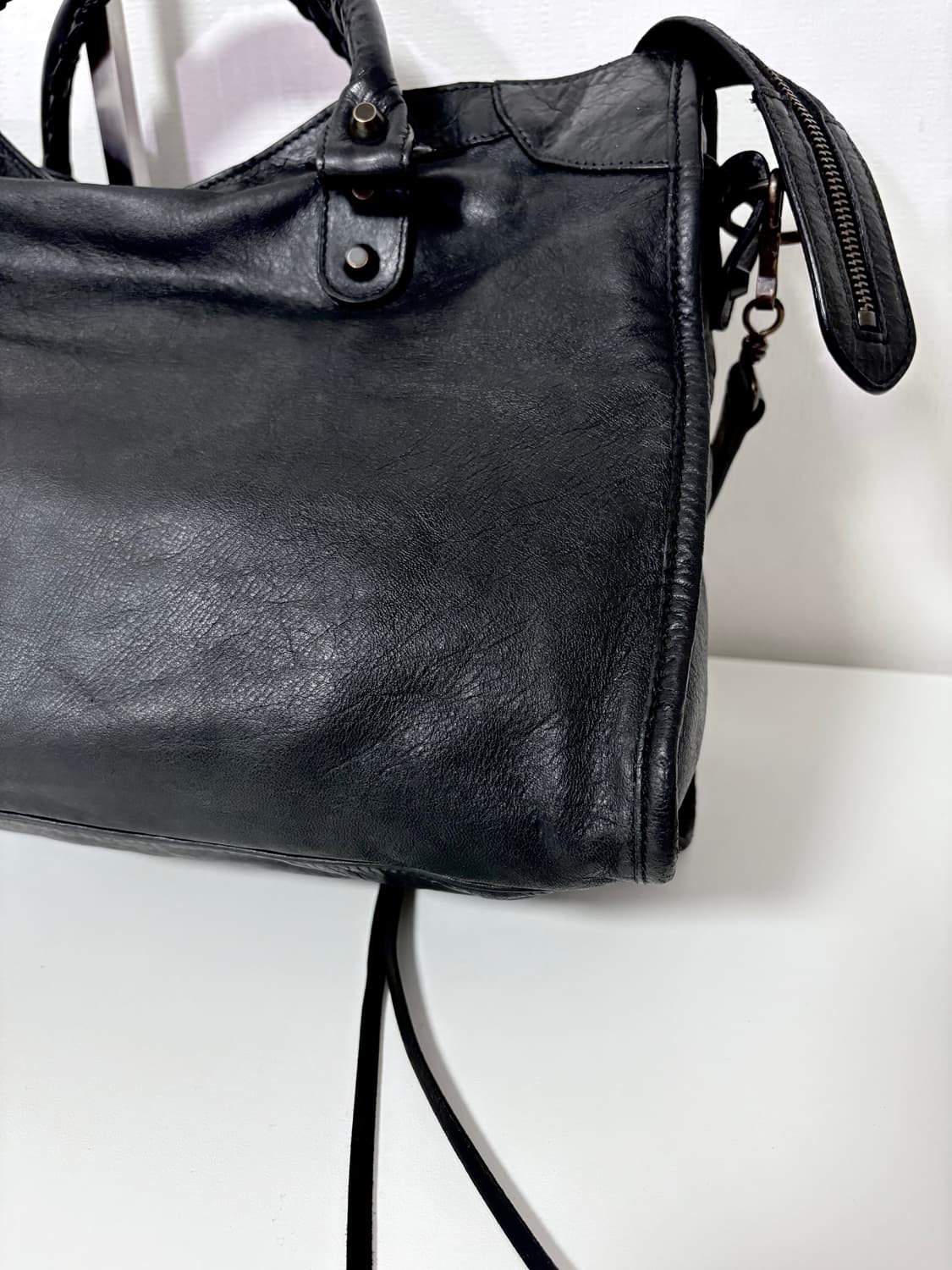 발렌시아가 시티 모터백 블랙 미디움 상품이미지7