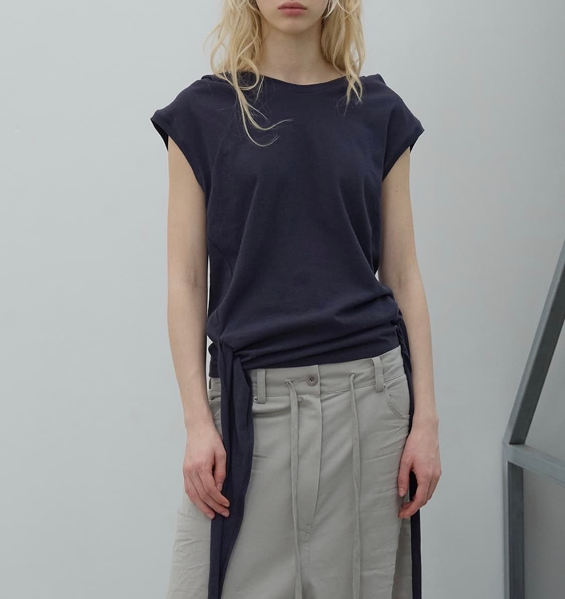 [LCDC]STRAP HOODED SLEEVELESS TOP 상품이미지4