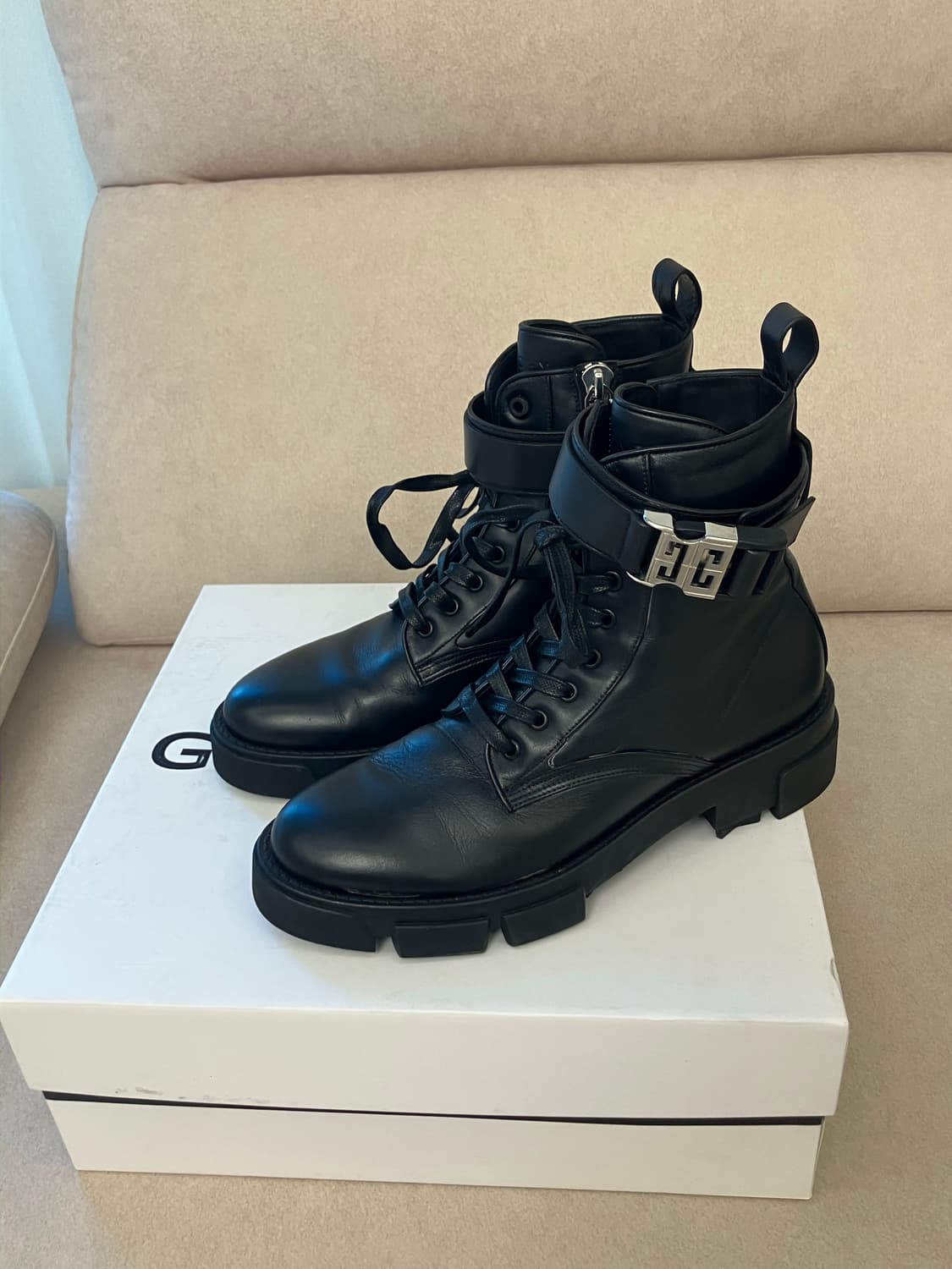 Givenchy boots 상품이미지1