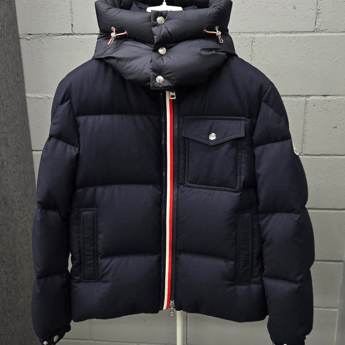 몽클레어 브라조 삼선 패딩 1사이즈 상품이미지2