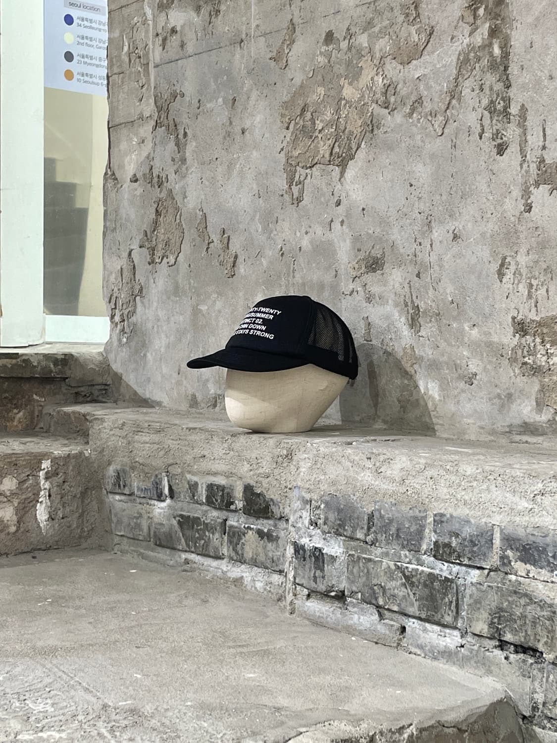 친 다운 블랙 트러커 메쉬 캡 상품이미지1