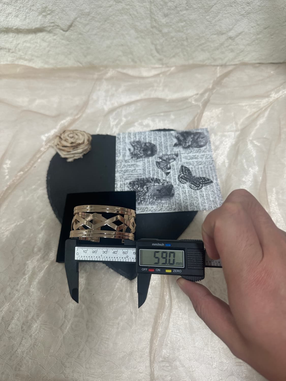 빈티지  골드톤 컷아웃 오픈 팔찌 상품이미지2